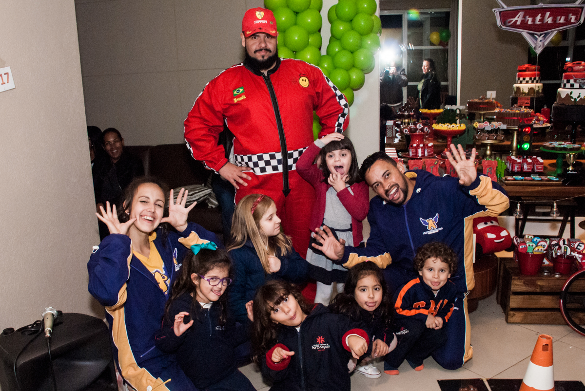 Vai começar o show com os personagens dos carros