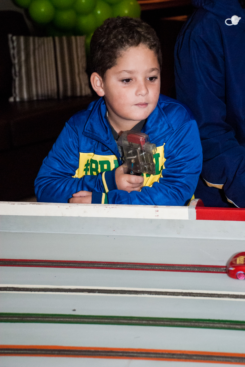 amigo é o adversário no jogo