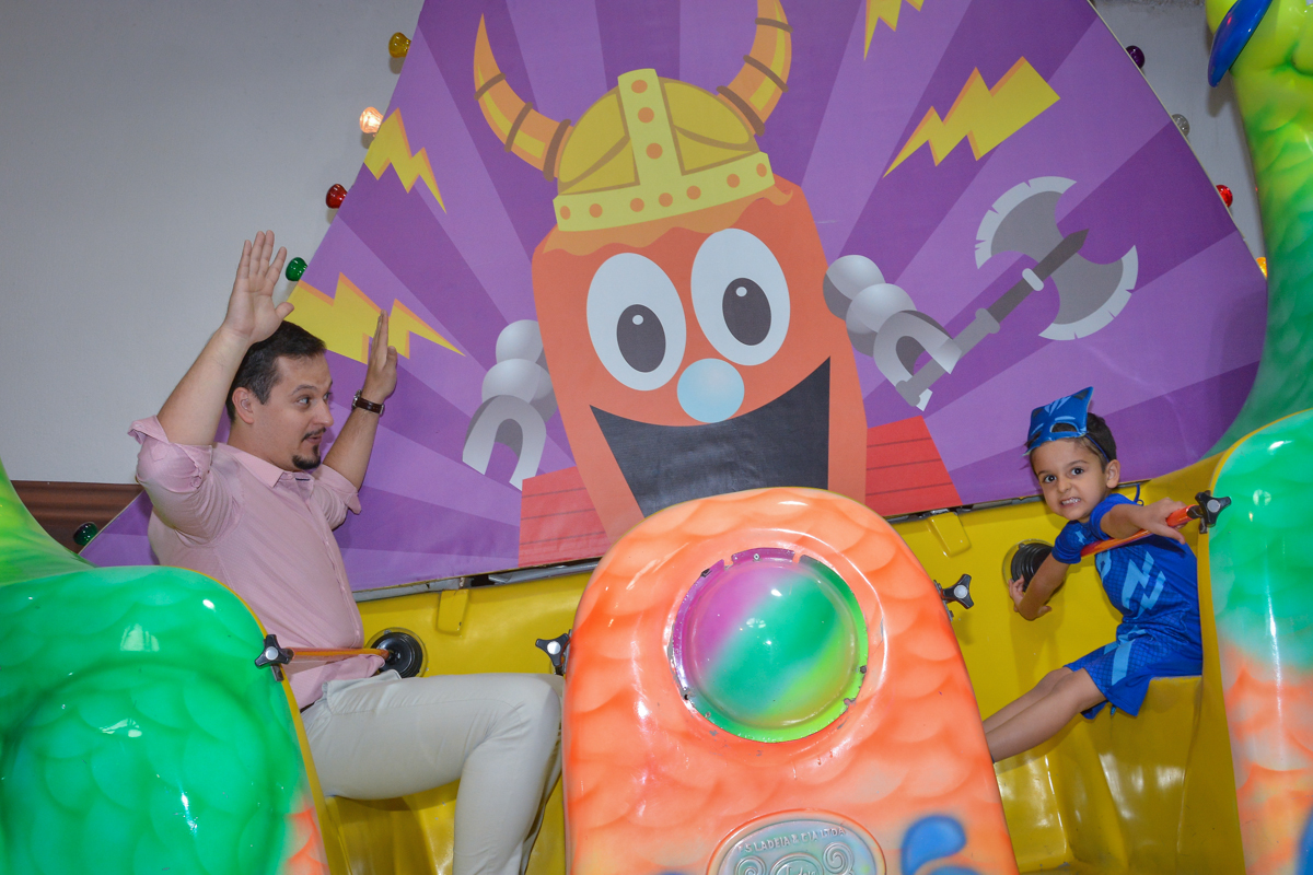 brincando no barco vick