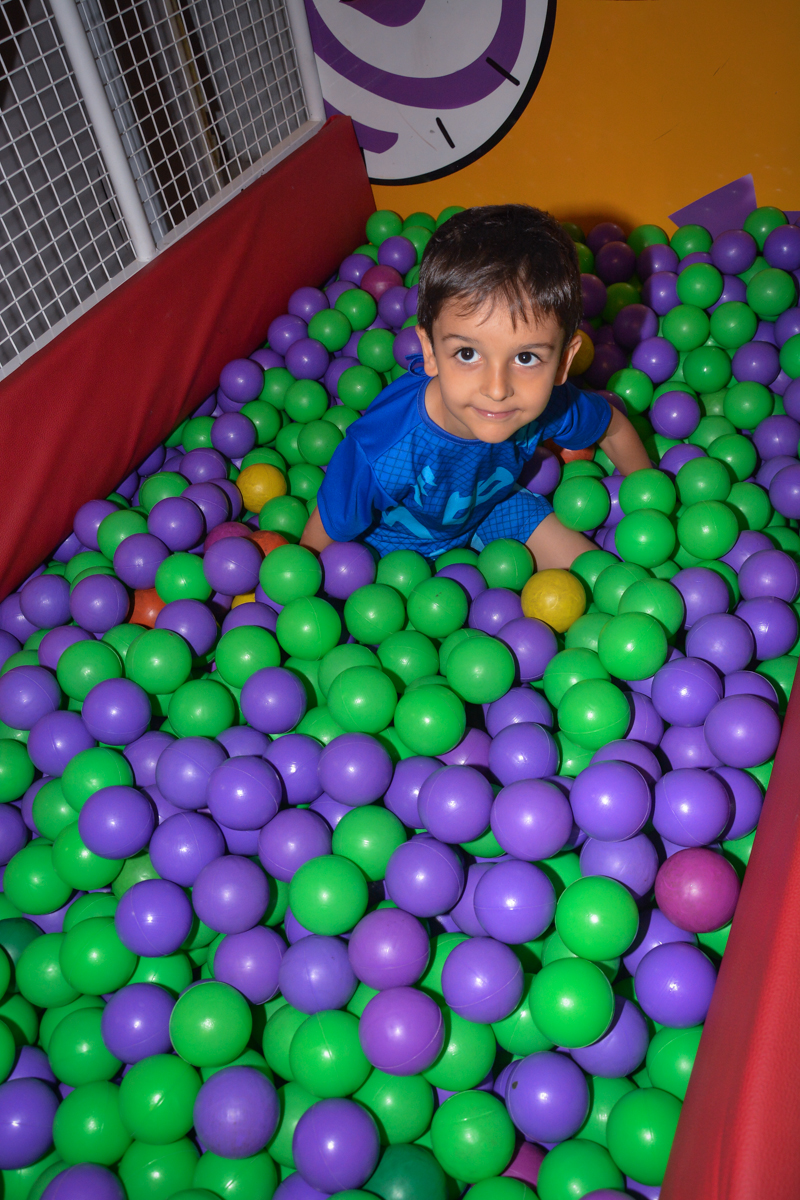 piscina de bolinhas divertidas