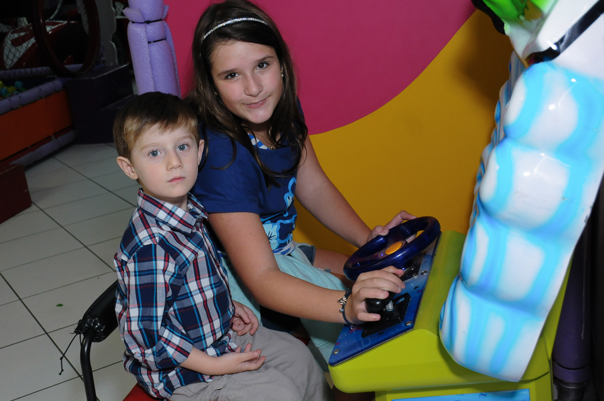 fotografia infantil, filmagem de festa infantil, foto e filmagem infantil, foto e vídeo de festa infantil, fotógrafo de festa infantil, fotógrafo de aniversário infantil, fotógrafo profissional infantil, fotógrafo