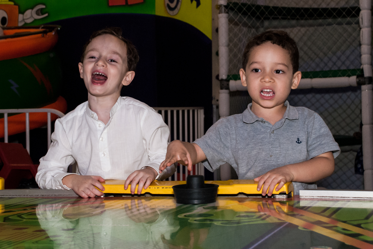 diversão garantida no futebol de mesa