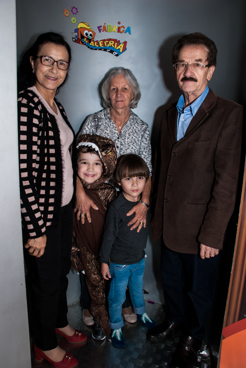 saindo da máquina do parabéns