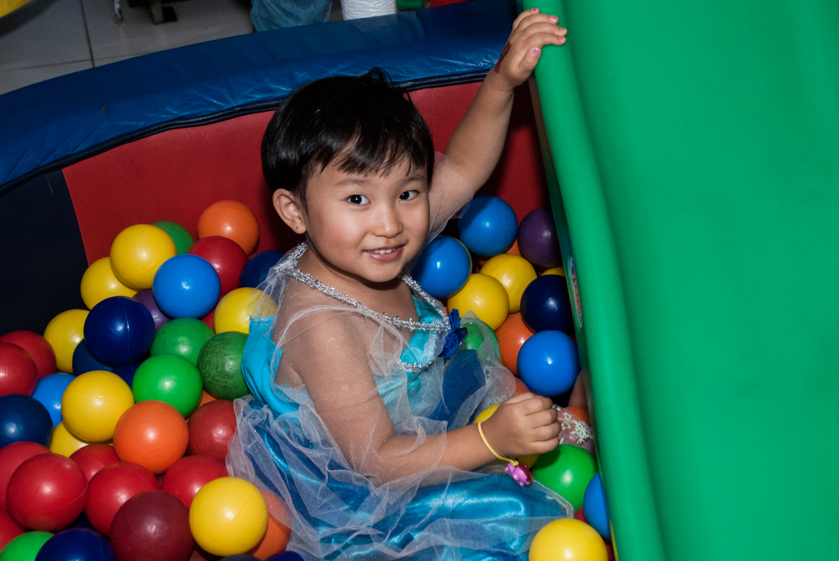 piscina de bolinhas divertido