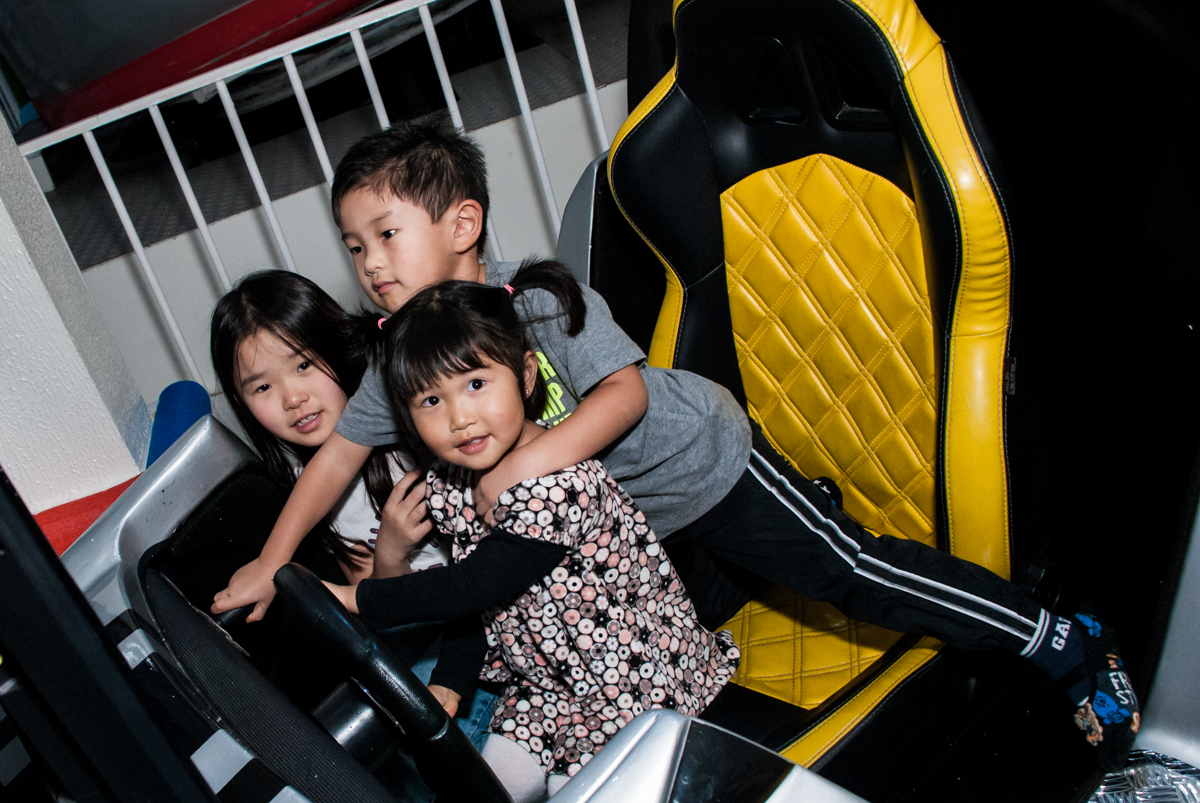 dirigindo no simulador de corridas