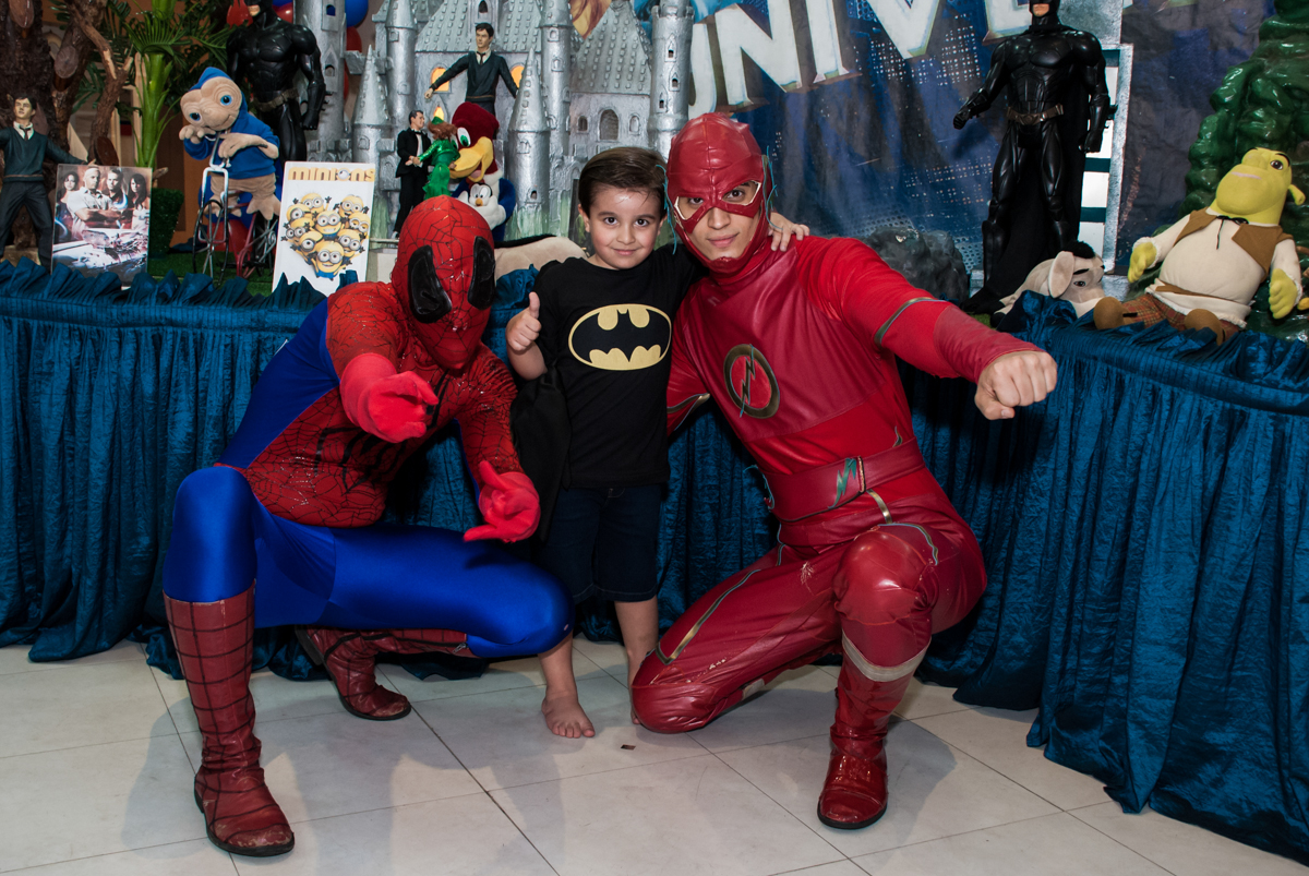 foto com os personagens