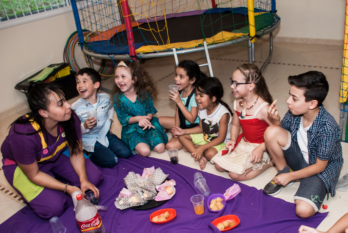 hora do lanche das crianças