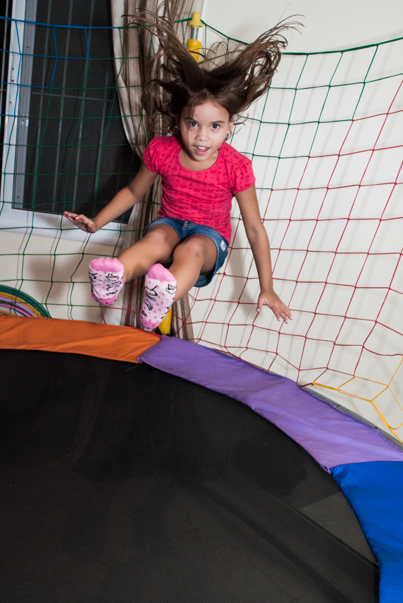 pulo bem alto na cama elástica