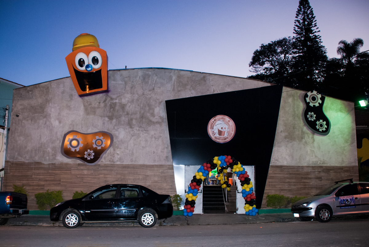 Aniversário de Felipe festa realizada no Buffet Fábrica da Alegria, Osasco, São Paulo, tema da festa you Tube