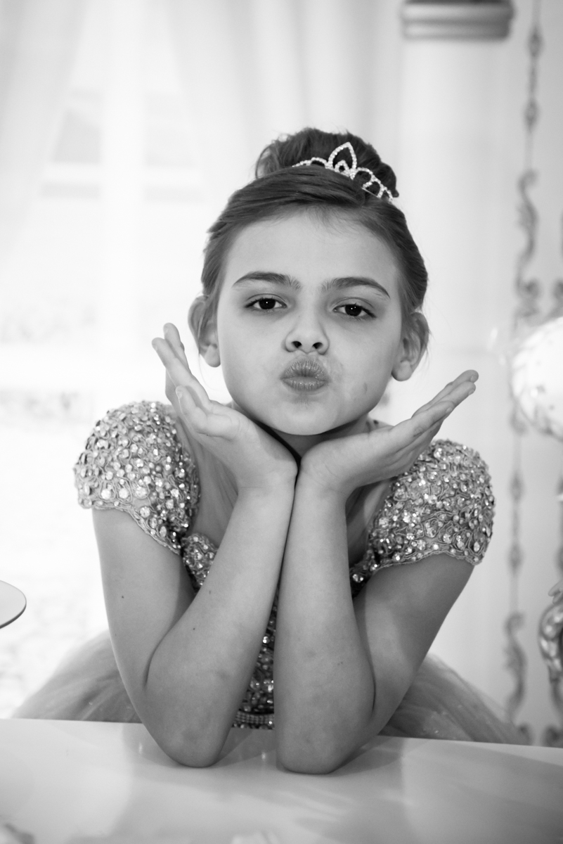 linda posando para a foto