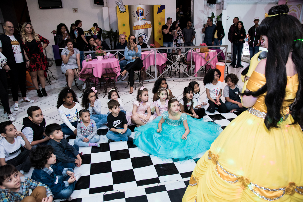 show divertido com as princesas