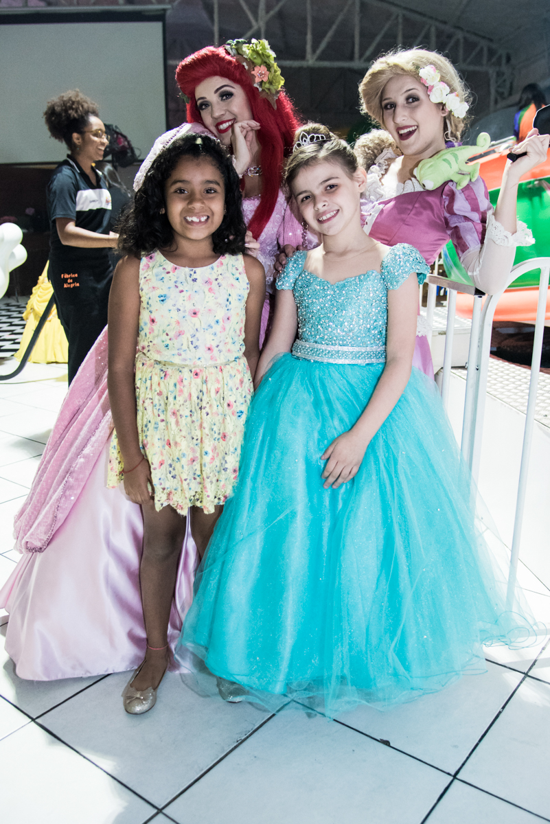 final da festa com brincando com as amigas