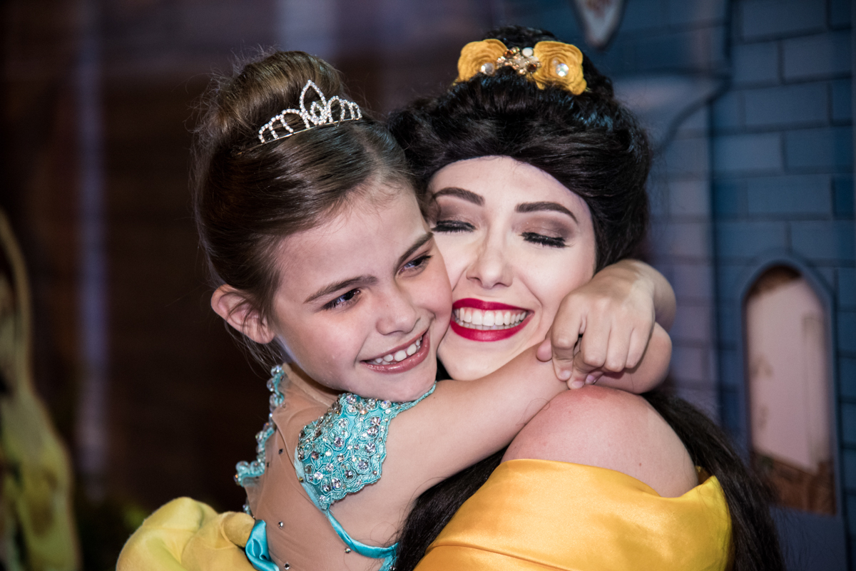 abraço gostoso na princesa Bela