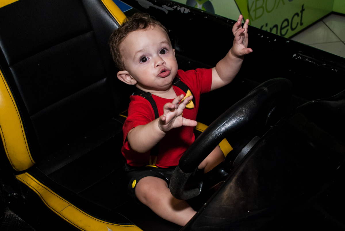 fazendo biquinho para sair na foto