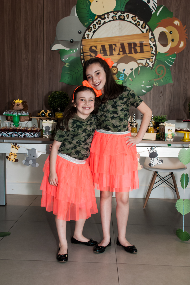 As irmãs posam para a foto