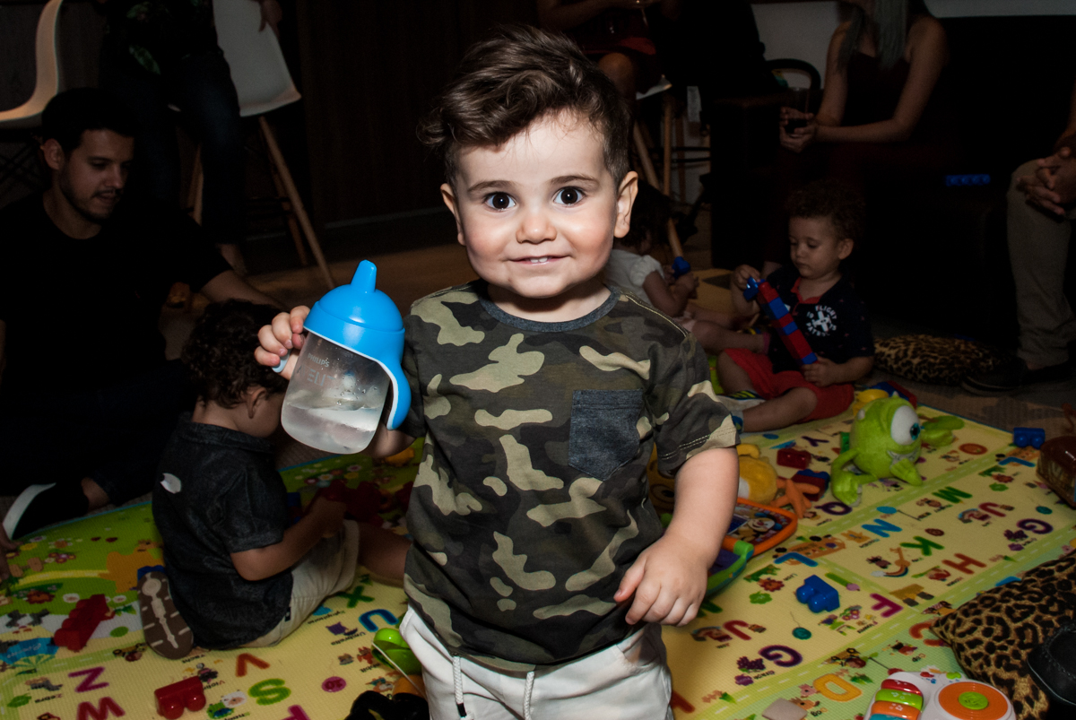 hora de saborear uma bela mamadeira