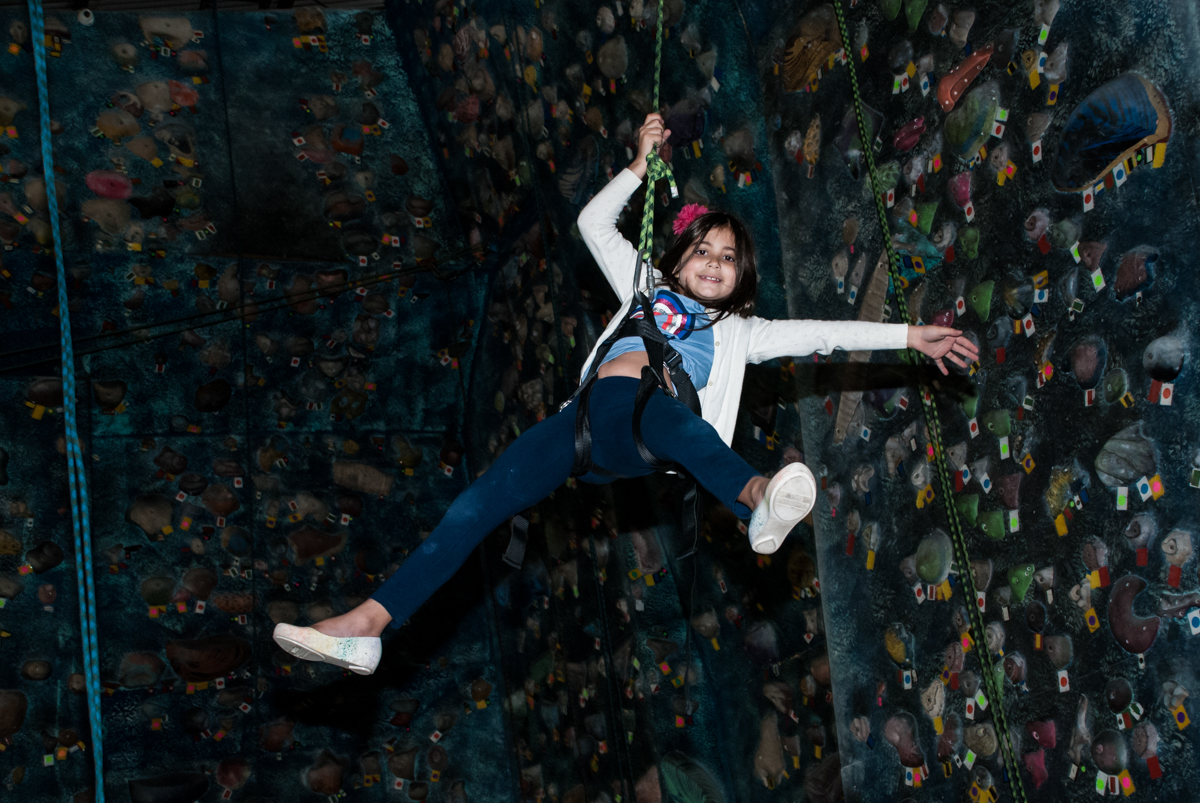 soltando a mão para descer