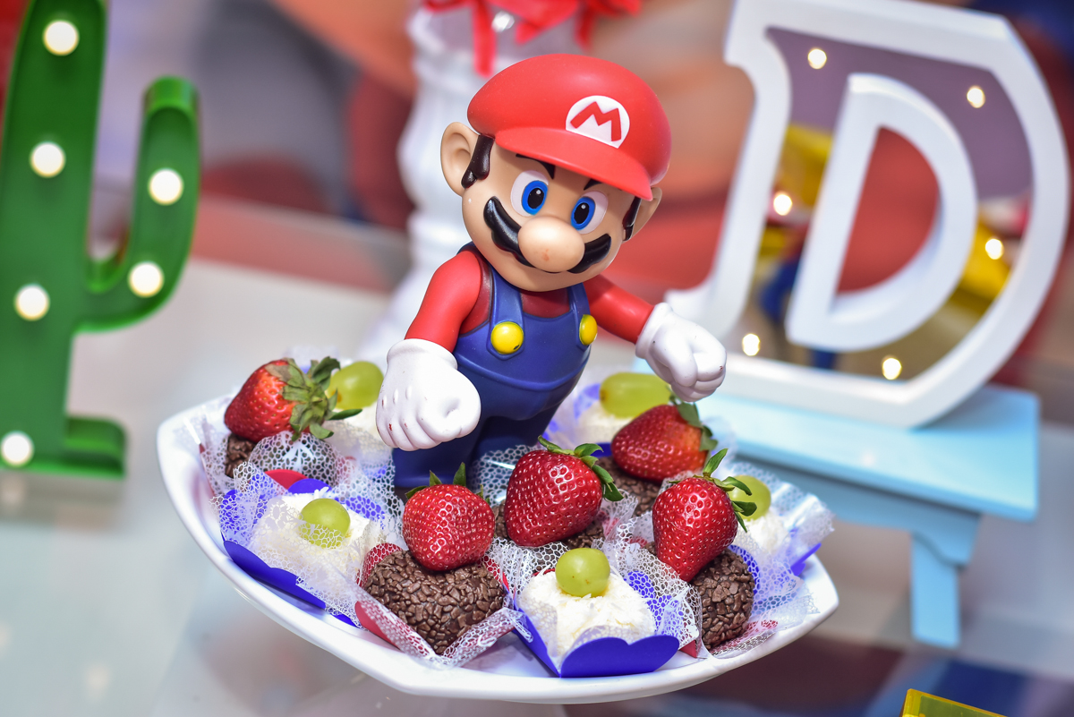 detalhe da mesa decorada