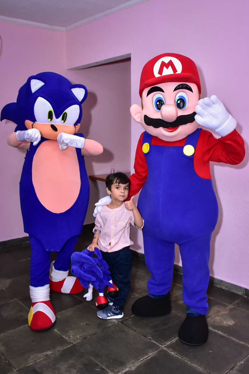 foto com os personagens do mario bros