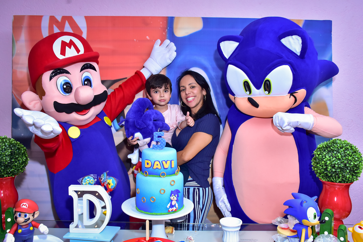 final da festa no colinho da mãe