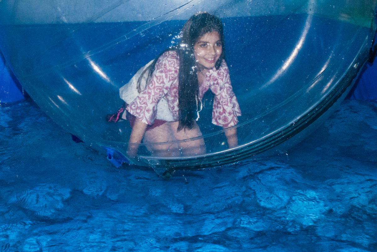 diversão garantida na bola aqua play