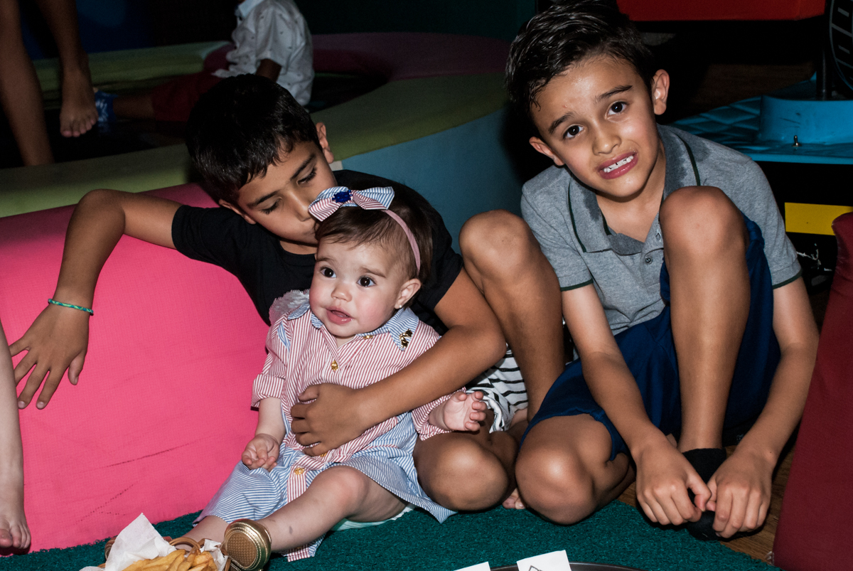 Hora do lanche no buffet planeta kids