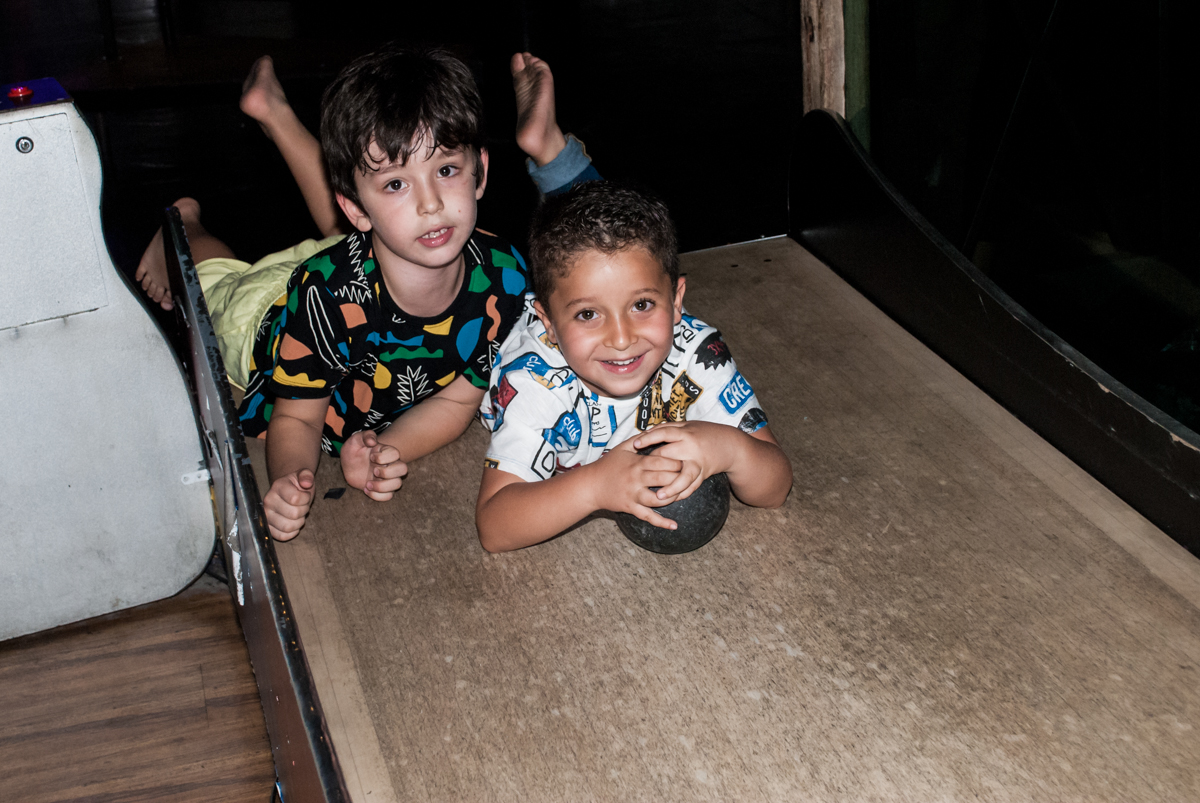 jogo divertido de boliche