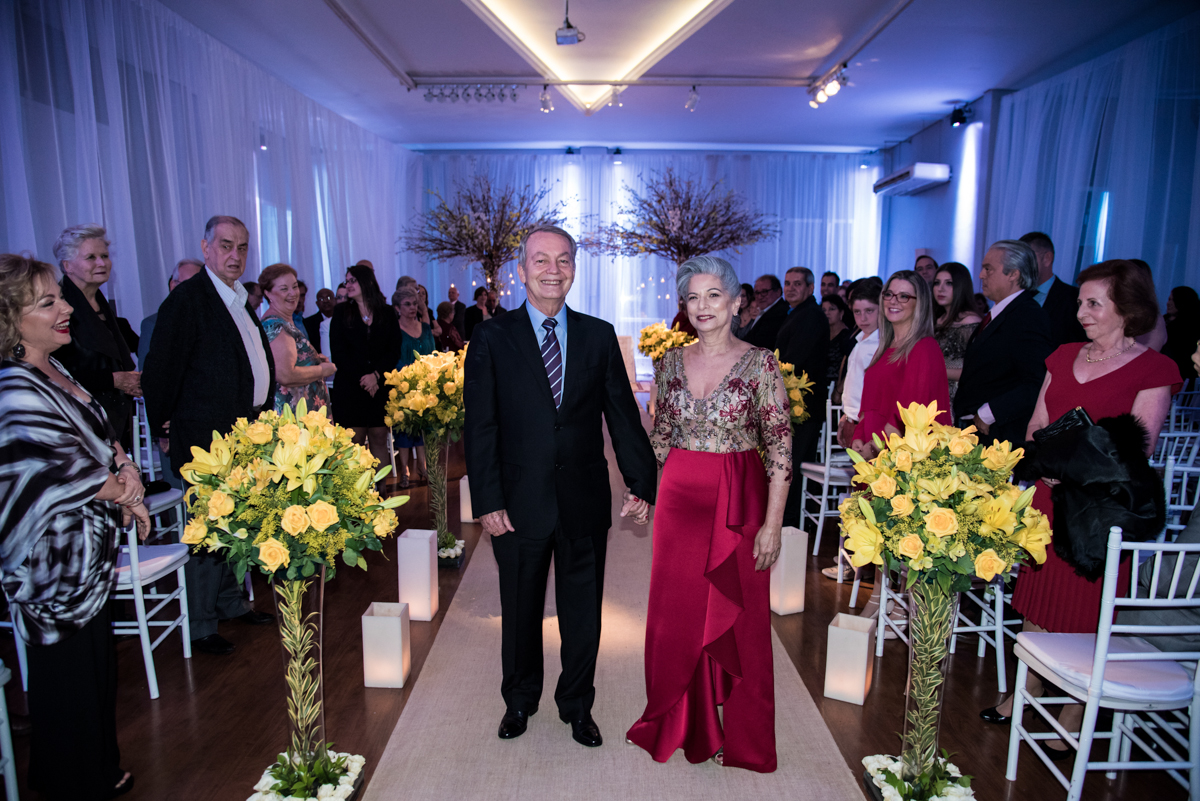 sainda do casal da igreja