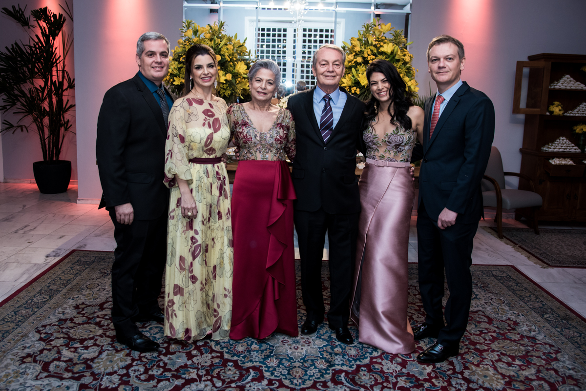 família posam para as fotos