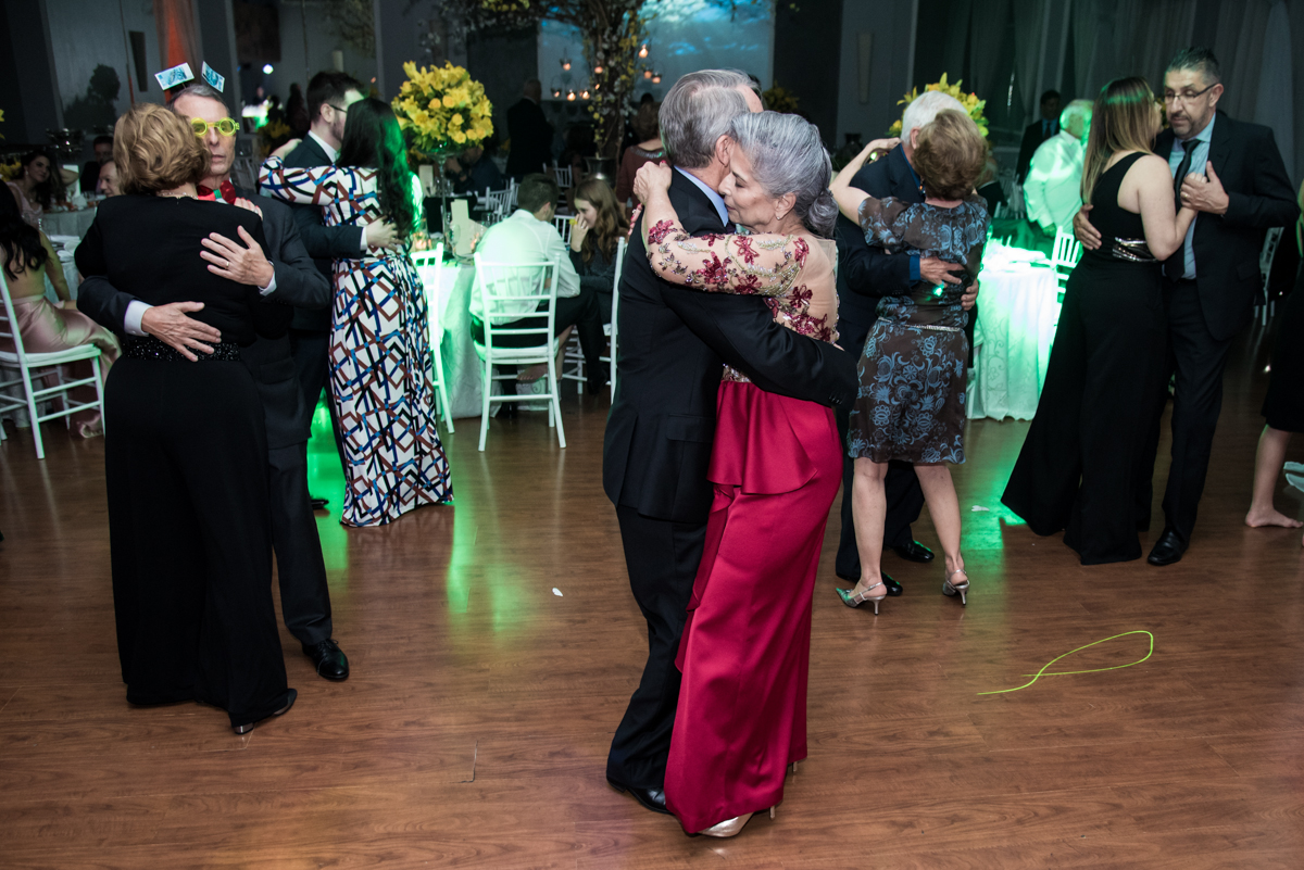 final da festa com o casal juntinhos