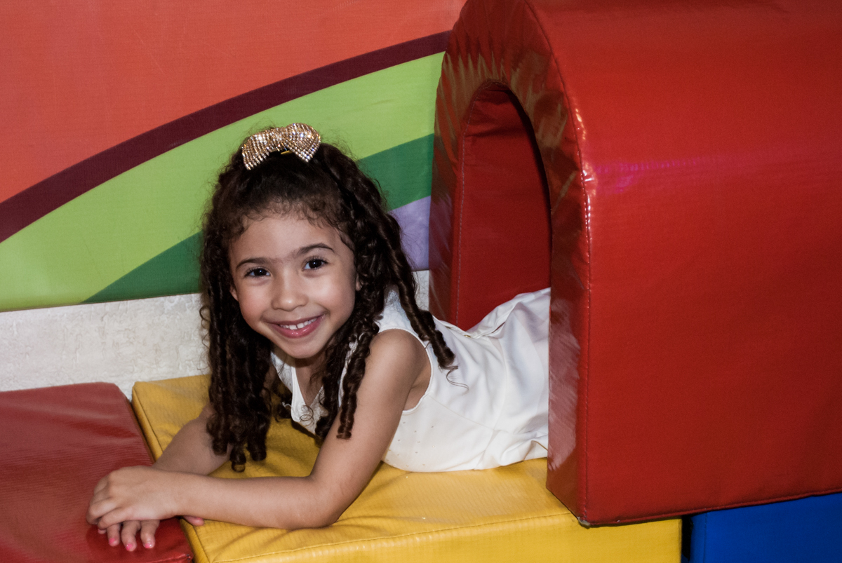 saindo do túnel na área baby