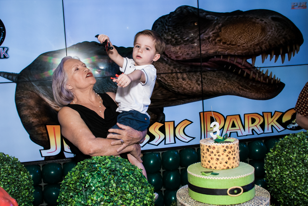 diversão no colo da vovó