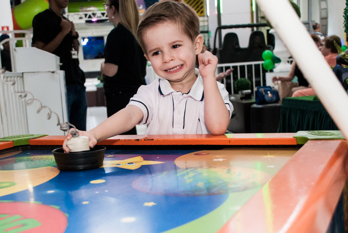 comemorando gol no futebol de mesa