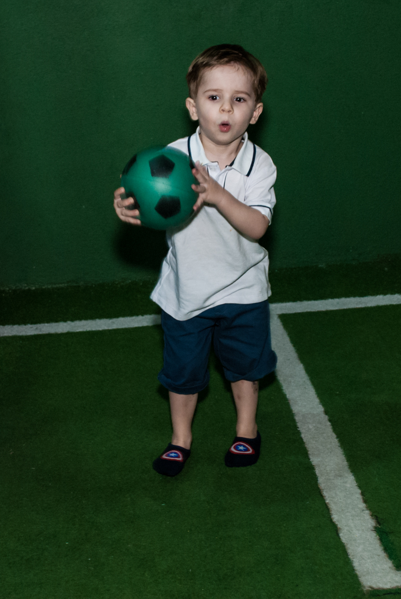 final da festa curtindo um jogo de futebol