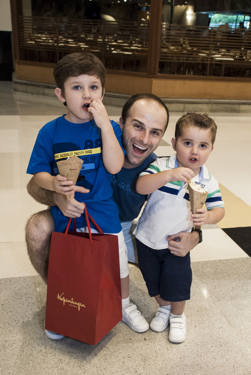 foto com as crianças