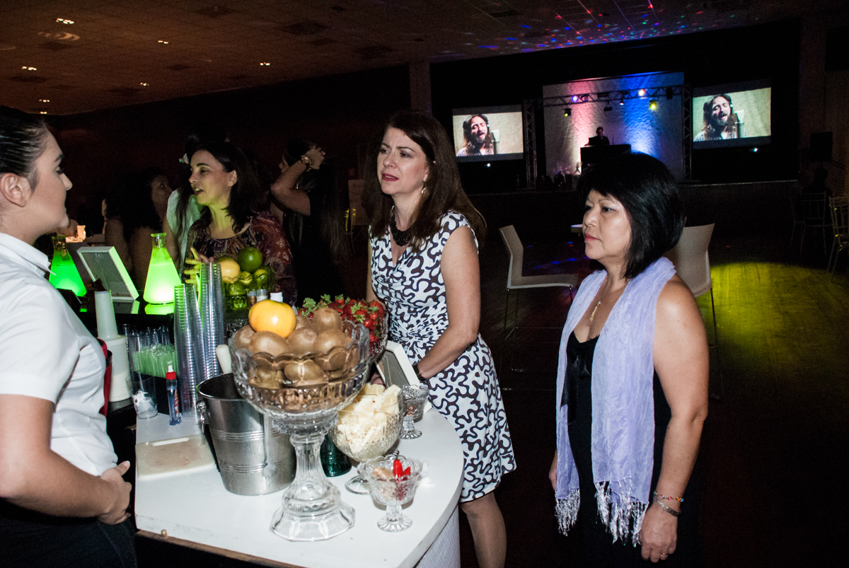 hora de saborear os drinks