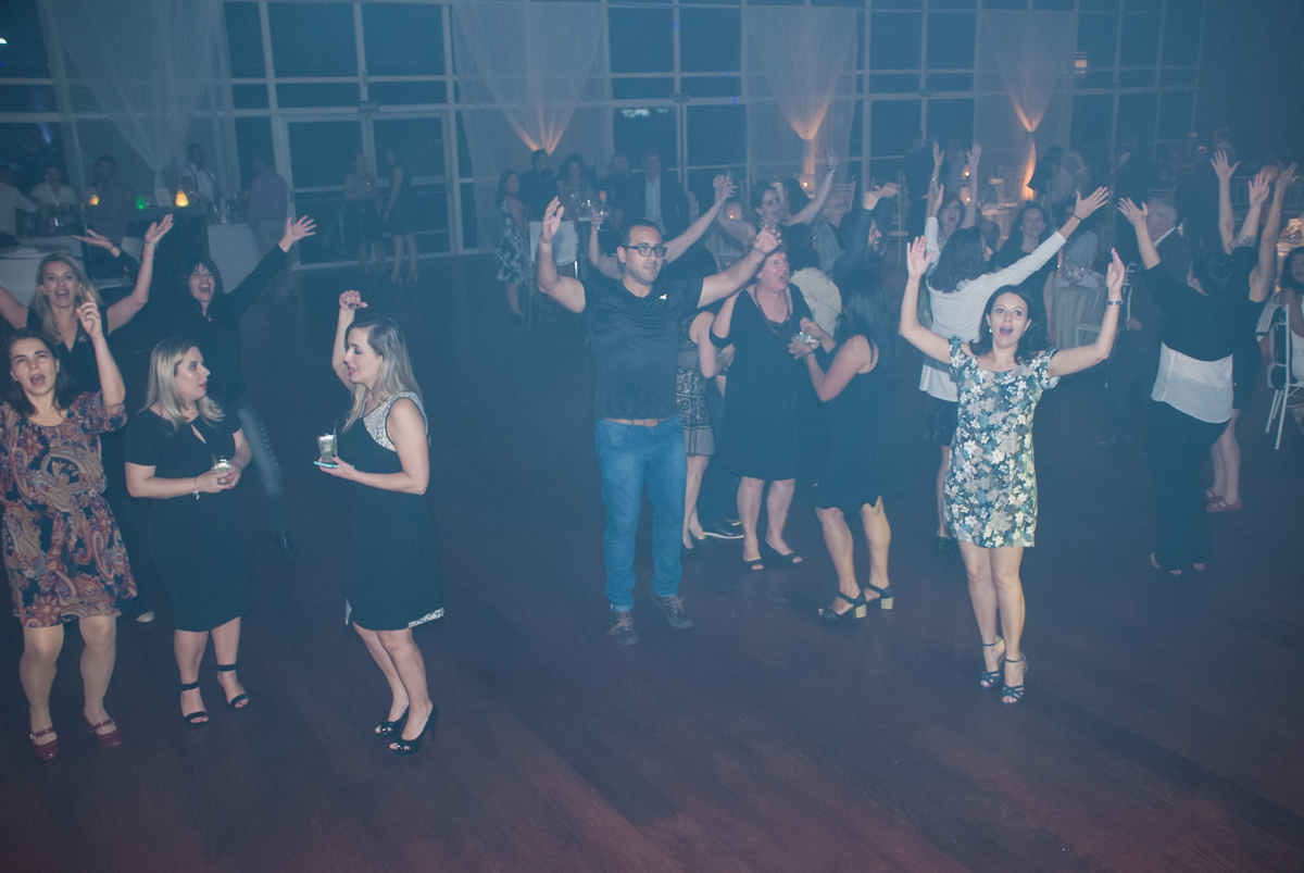 balada animada com os convidados