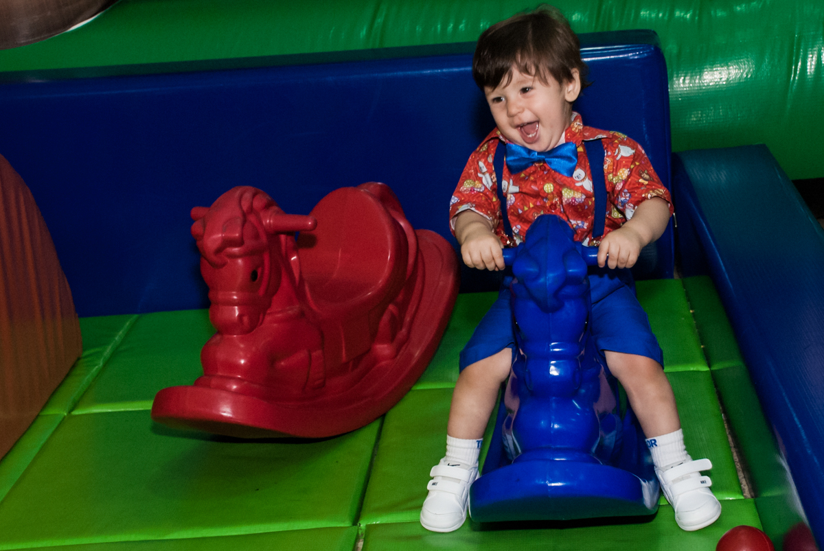 diversão na área baby