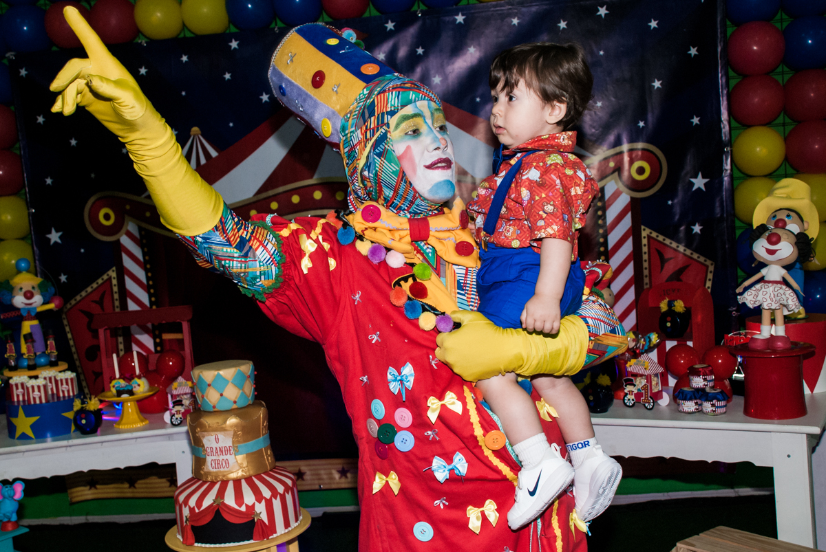 O colo do palhaço é muito bom