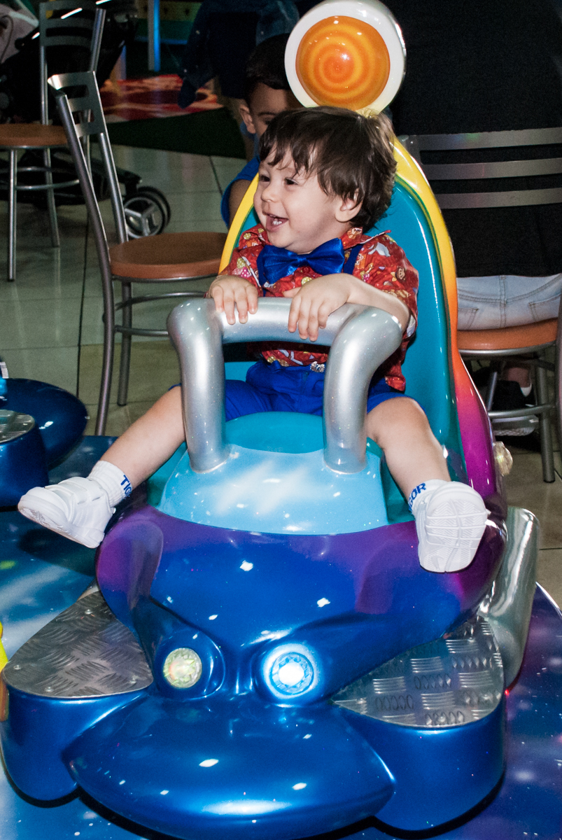 brincando no carrinho