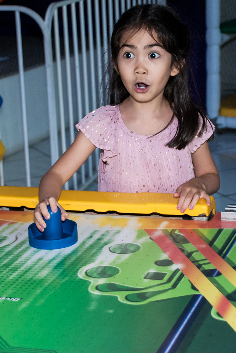jogo de futebol de mesa disputado