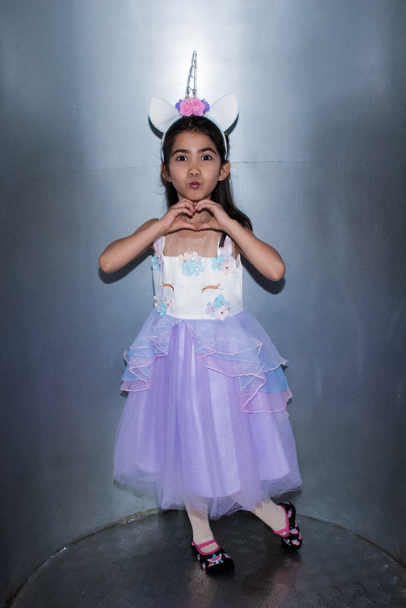 saindo da máquina do parabéns