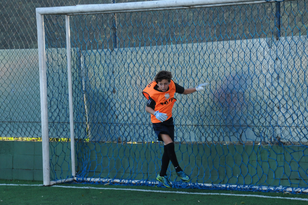 Fotografia de defesa no jogo de futebol no Buffet High Soccer