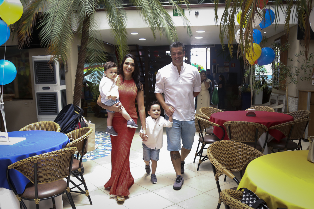 entrada da família para festa