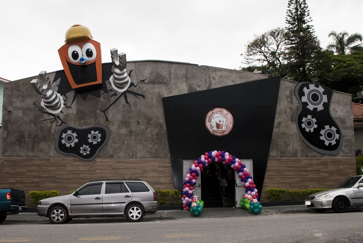 Aniversário de Sophia 5 anos, festa realizada no Buffet Fábrica da Alegria, Osasco, São Paulo, tema da mesa LOL