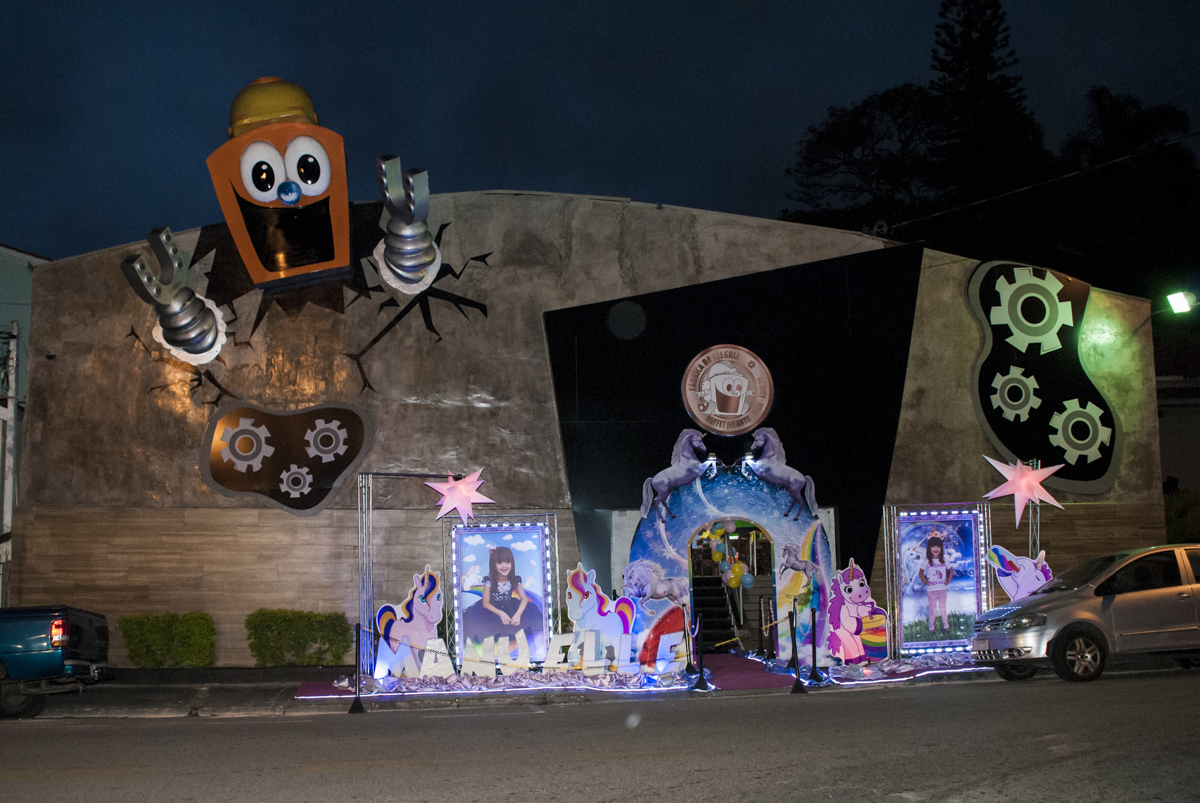 Aniversário de Manuelle 5 anos, festa realizada no Buffet Fábrica da Alegria, Osasco, São Paulo, tema da mesa Unicórnio