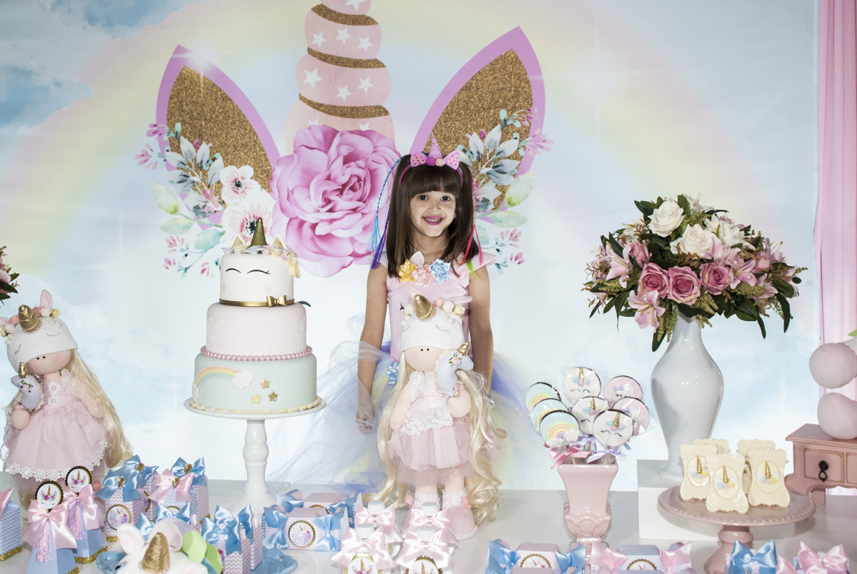 linda preparada para curtir sua festa