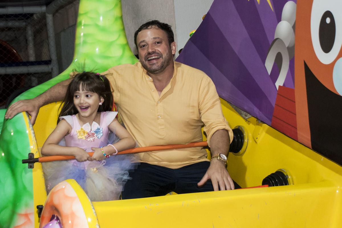 diversão com o pai no barco Vicking