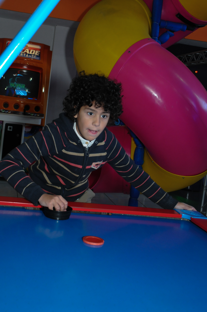 foto do amiguinho do aniversariante no brinquedo no Buffet Magic Joy