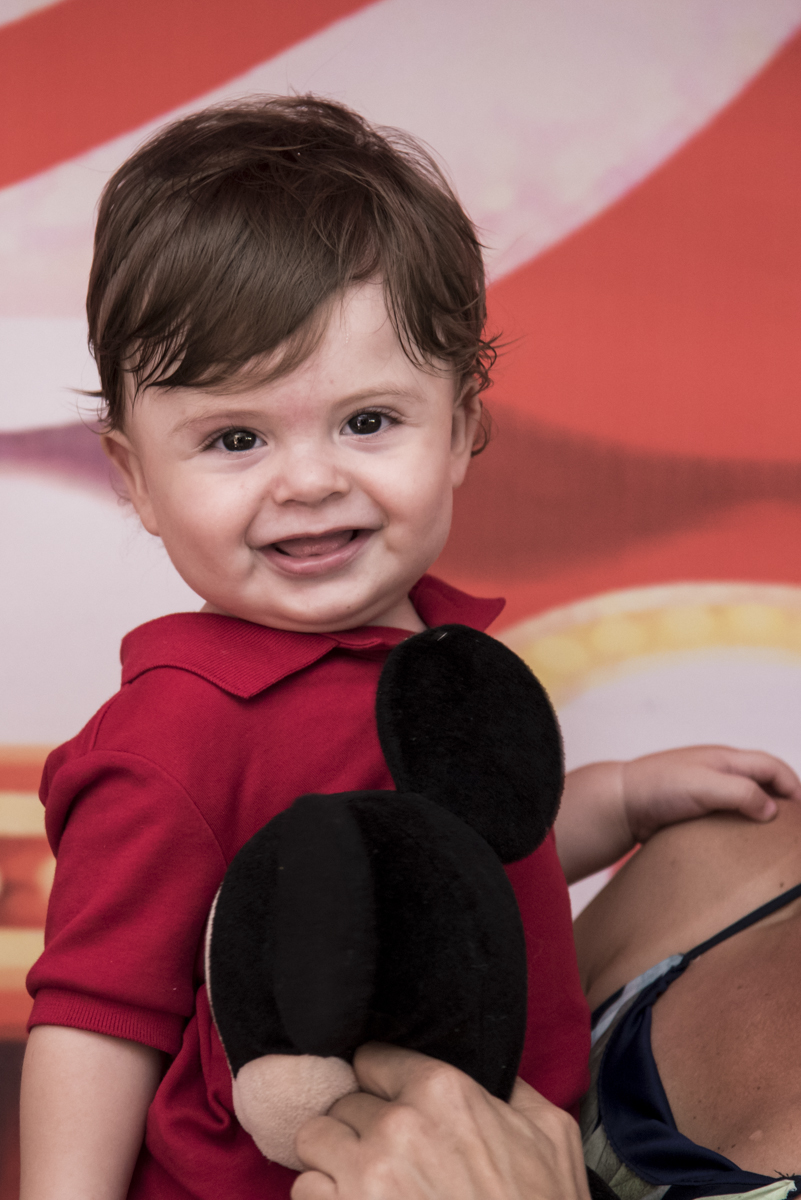 curtindo sua festa com muita alegria